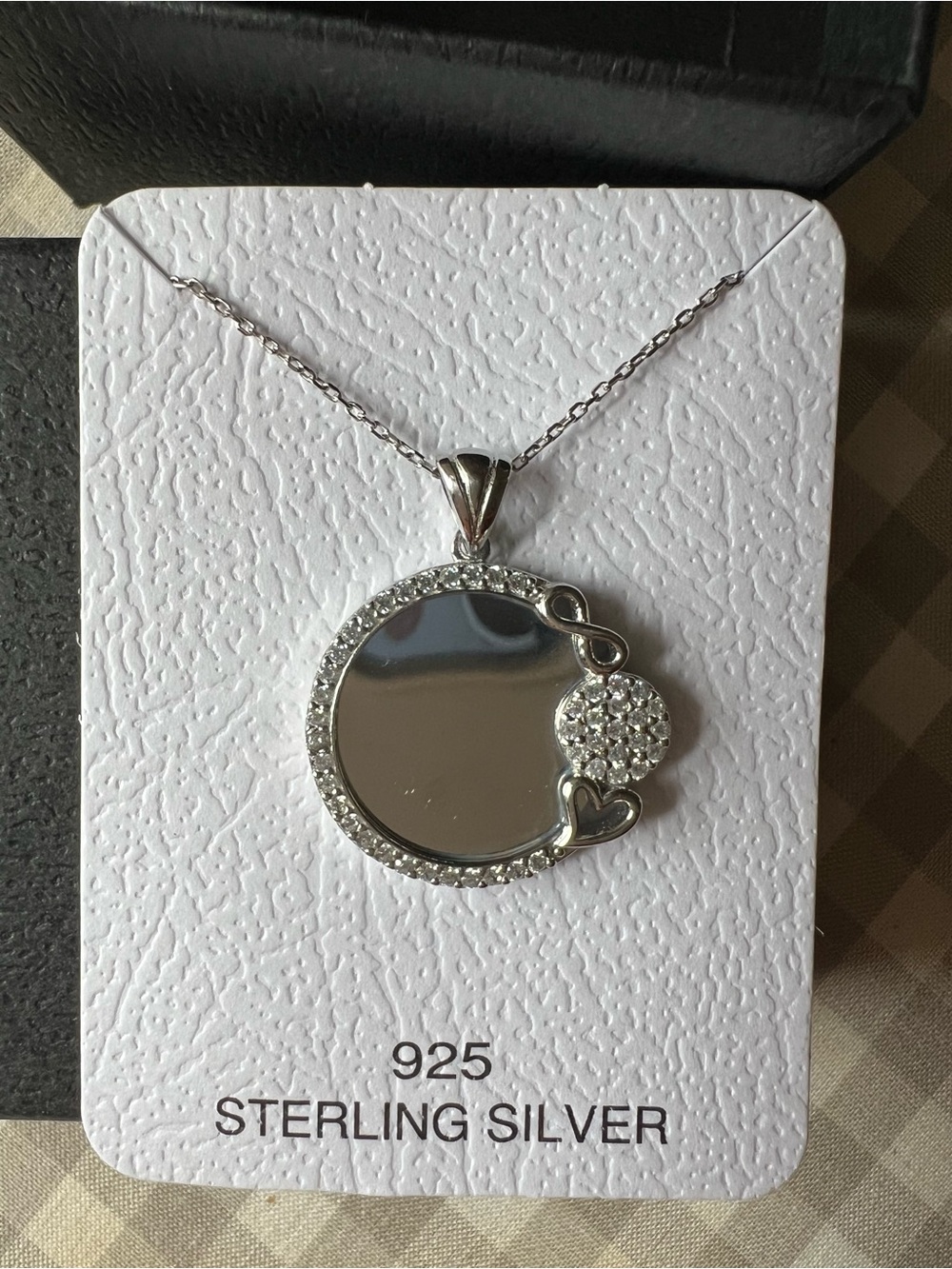 Elegant Silver Pendant Necklace